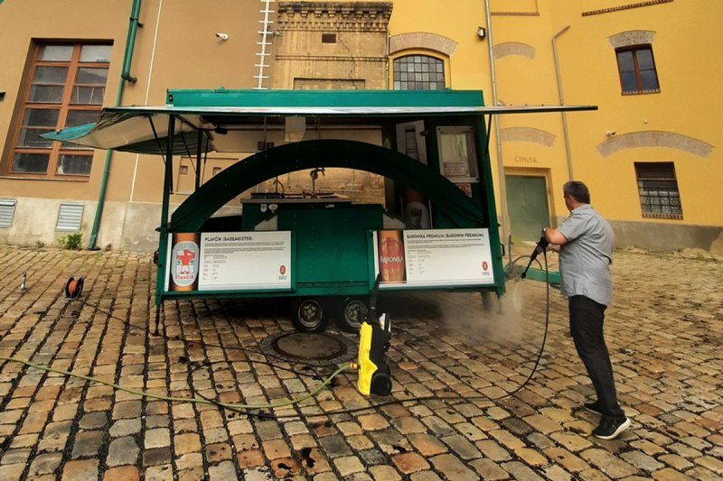 O víkendu otevírá p. Ertl posezení u Ohře
